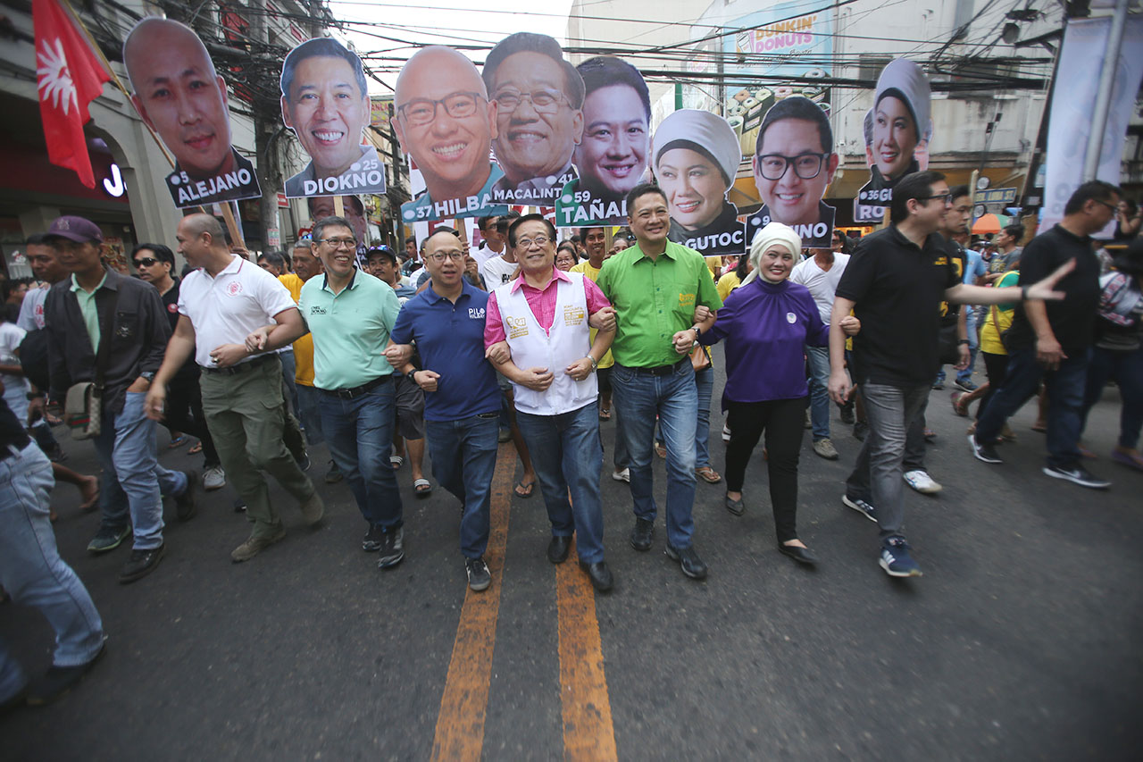 THE OPPOSITION. Otso Diretso's senatorial ticket marches to their proclamation rally 's venue in Naga City, Camarines Sur on February 13, 2019. File photo by Ben Nabong/Rappler
 