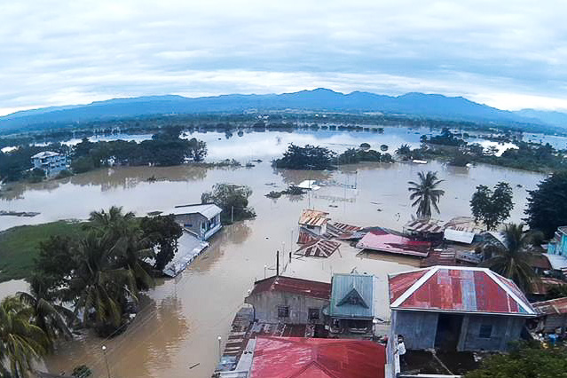 Water level of Cagayan River continues to rise on Monday, October 19, causing more villages to submerge in floodwaters. Photo by Jay-ar DS Paringit 