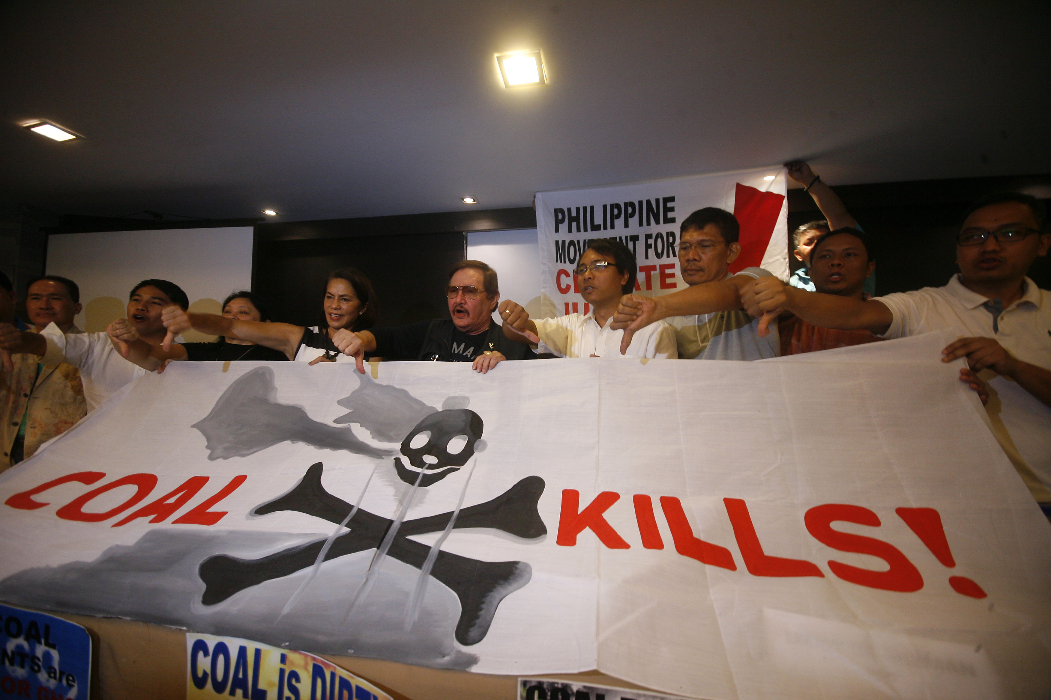 NO TO COAL. Renewable energy advocates express dismay over the Philippines' coal policy during a press conference on July 21, 2015. Photo by Ben Nabong