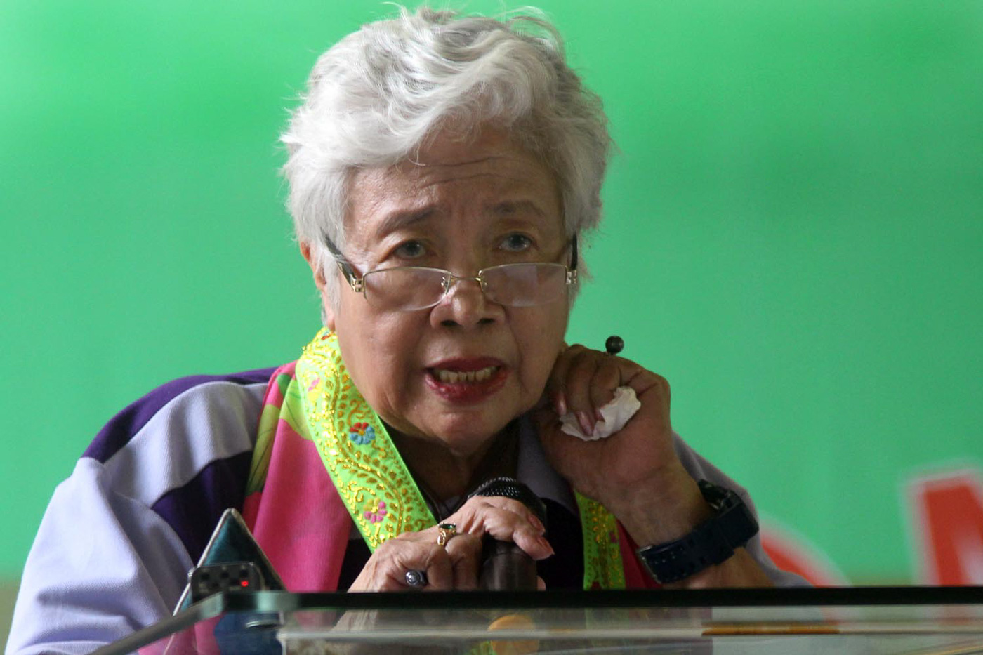 EDUCATION SECRETARY. Department of Education Secretary Leonor Briones speaks at Quezon City High School during the opening of classes on Monday, June 04, 2018. Photo by Darren Langit/Rappler 