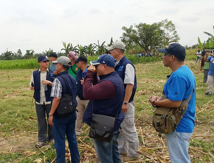 MAMASAPANO PROBE. Dela Rosa with other members of the BOI and the OAT during a visit to Mamasapano, Maguindanao. Photo from Dela Rosa's Facebook page 