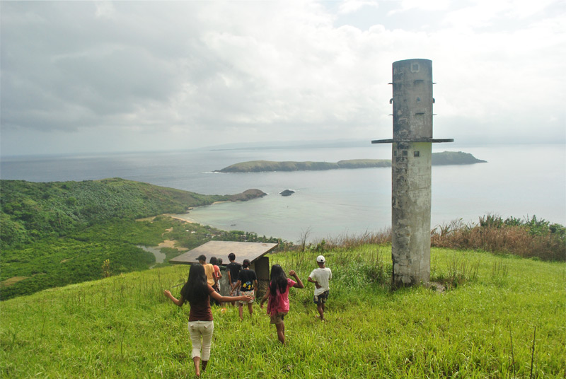 SILENT WITNESS. Situated in the mountain overlooking the neighboring Calabagio Island, this lighthouse is a silent witness to the goings-on in the picturuesque area