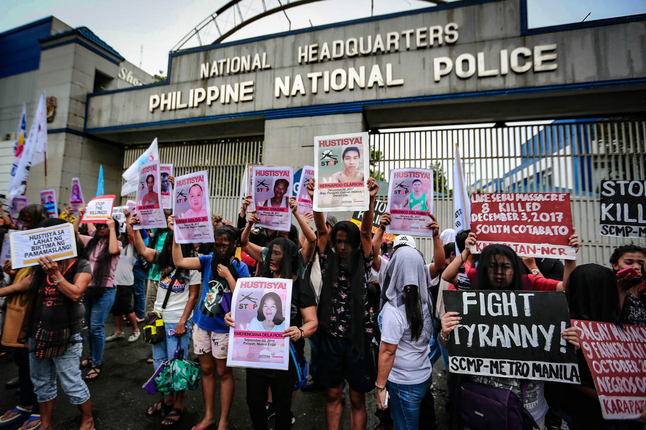JUSTICE. Relatives of victims of extrajudicial killings along with human rights groups protest against the killings under President Rodrigo Duterte. File photo by Jire Carreon/Rappler 