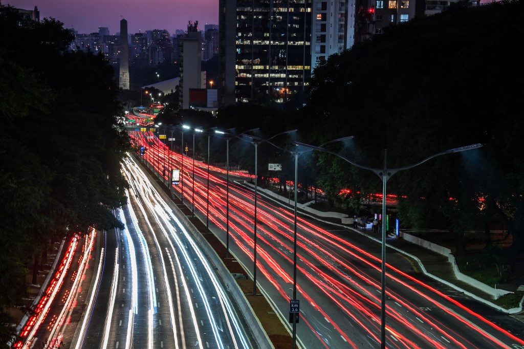 SAO PAULO. Long exposition picture of vehicles in motion along 23 de Maio Avenue – one of the most important in Sao Paulo, Brazil – on April 30, 2020. Photo by Nelson Almeida/AFP 