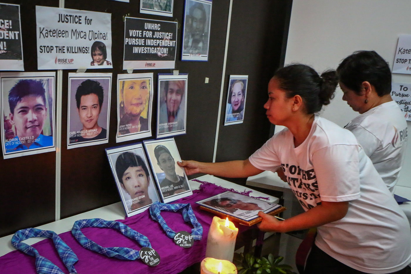 JUSTICE. Families of victims of drug-related extrajudicial killings arrange a memorial during an event at the Commission on Human Rights in July 2019. File photo by Jire Carreon/Rappler 