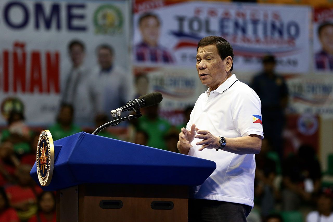 CAMPAIGN TIME. President Rodrigo Duterte blasts the opposition Senate slate Otso Diretso and compares them to his own candidates. Malacañang photo 