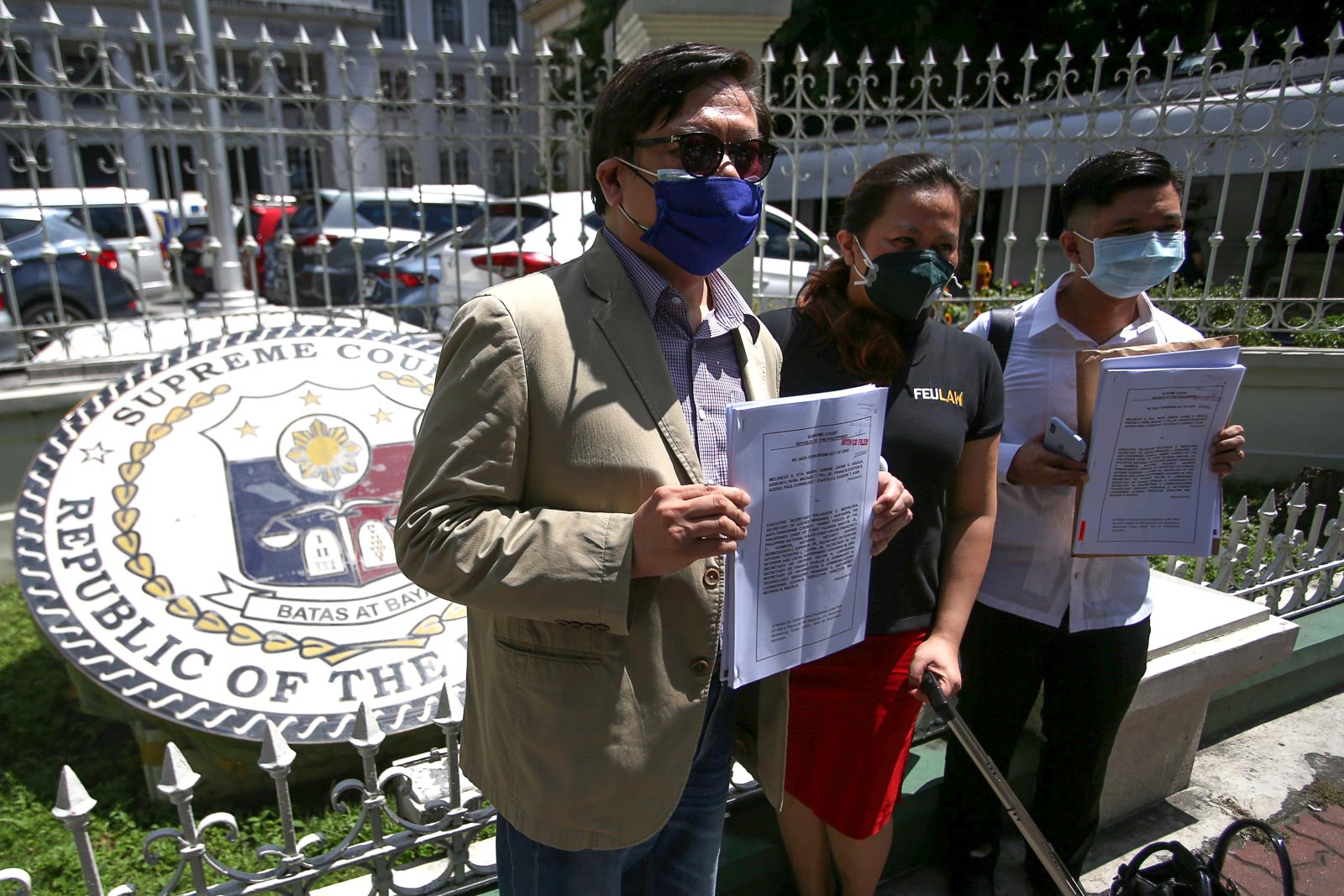 FEU PETITION. Petitioners led by FEU Dean Mel Sta Maria compose the 3rd group that went to the Supreme Court to question the constitutionality of the anti-terror law. Photo by Inoue Jaena/Rappler 