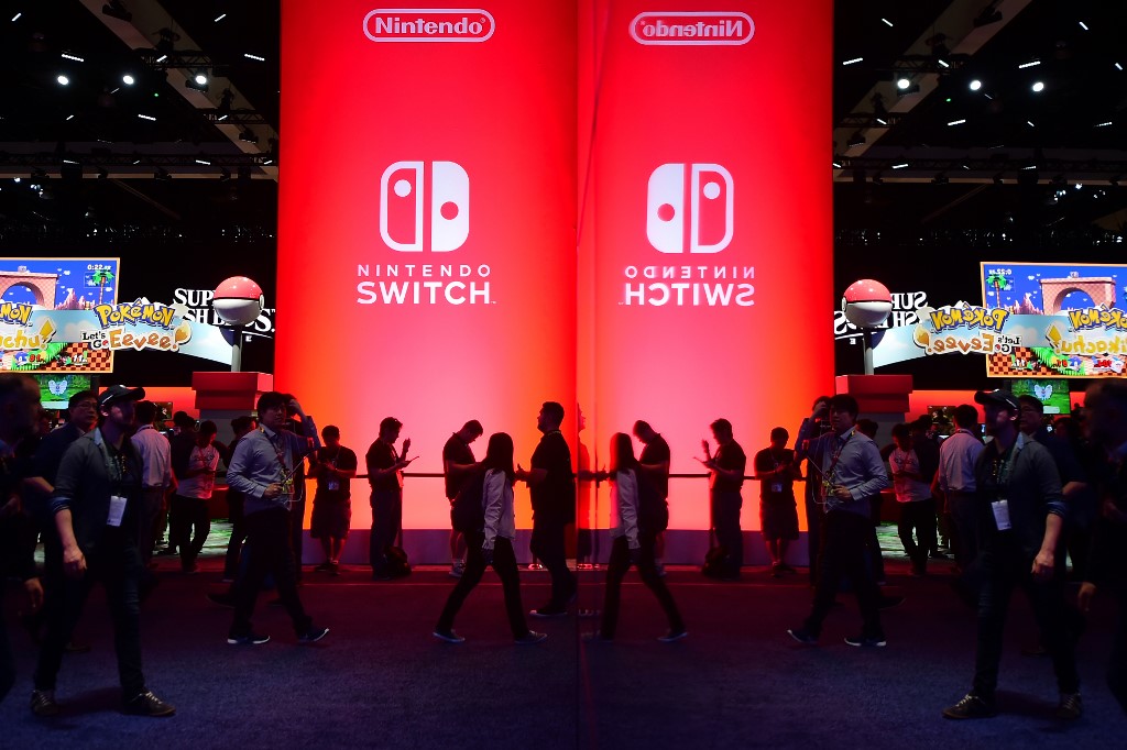 SWITCH. In this file photo taken on June 12, 2018 people wait in a line to sample Nintendo Switch games at the 24th Electronic Expo, or E3 2018, in Los Angeles, California. Photo by Frederic J. Brown/AFP 