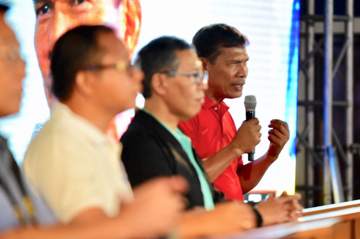 LABOR REP. Senatorial bet Leody de Guzman (far right) vows to push for a workers-backed bill against labo contractualization. Photo by LeAnne Jazul/Rappler  