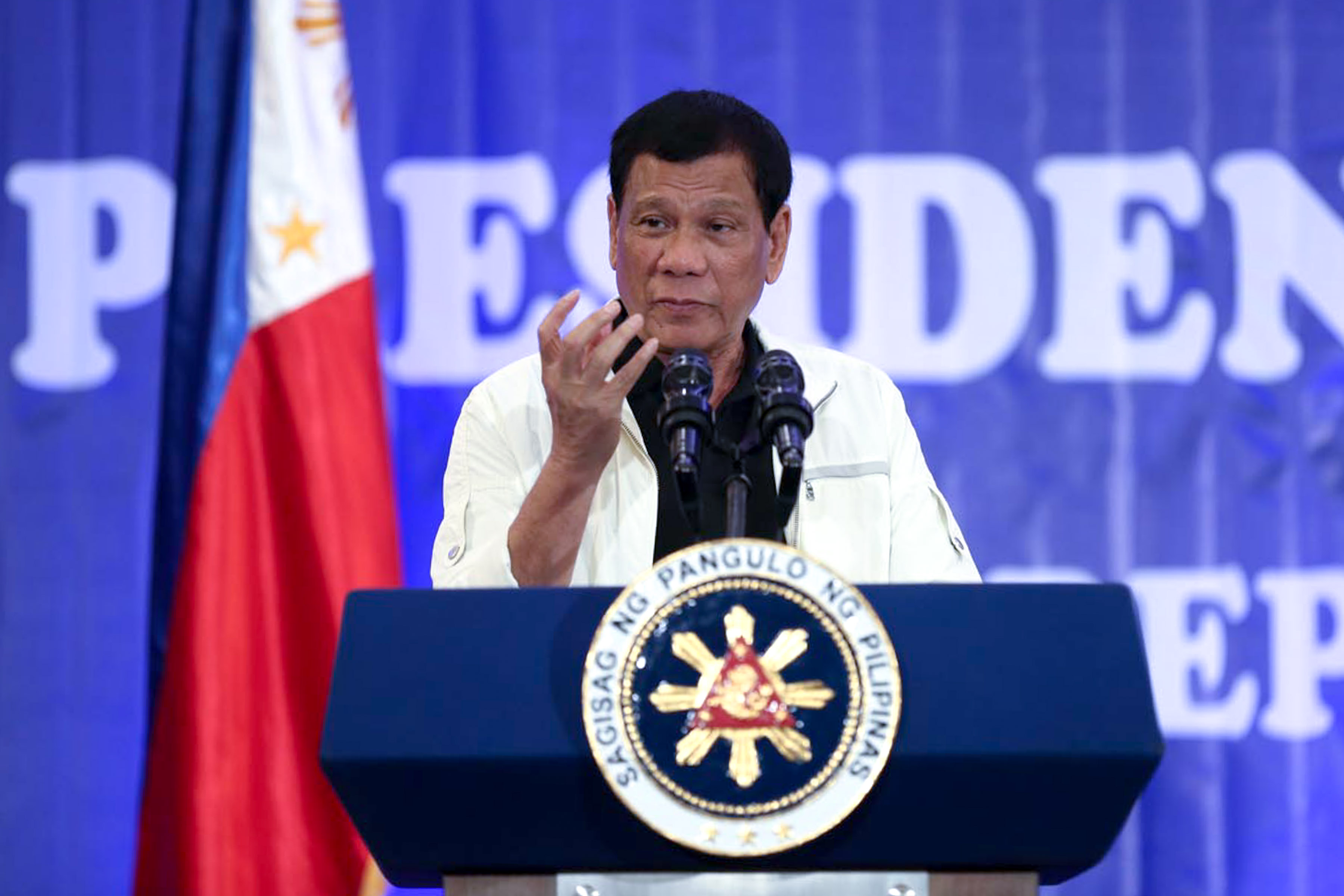 BOOSTING DRUG WAR. President Rodrigo Duterte creates an inter-agency committee and task force focused on his drug war. Photo by Simeon Celi Jr/Presidential Photo 