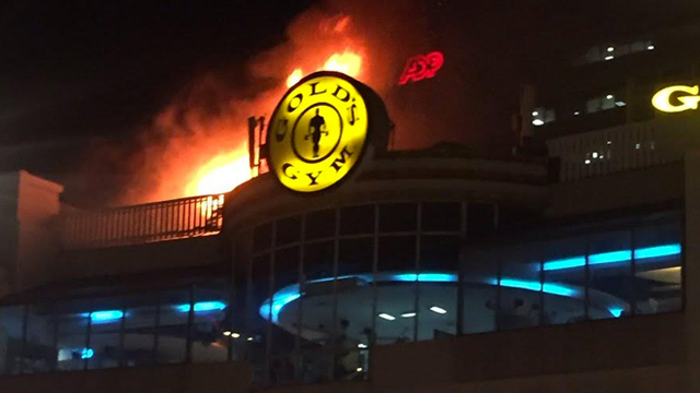 BURNING. A fire breaks out right above the Gold's Gym branch at Glorietta 3 on November 20, 2016. Photo courtesy of Jay Ryan Ramos  