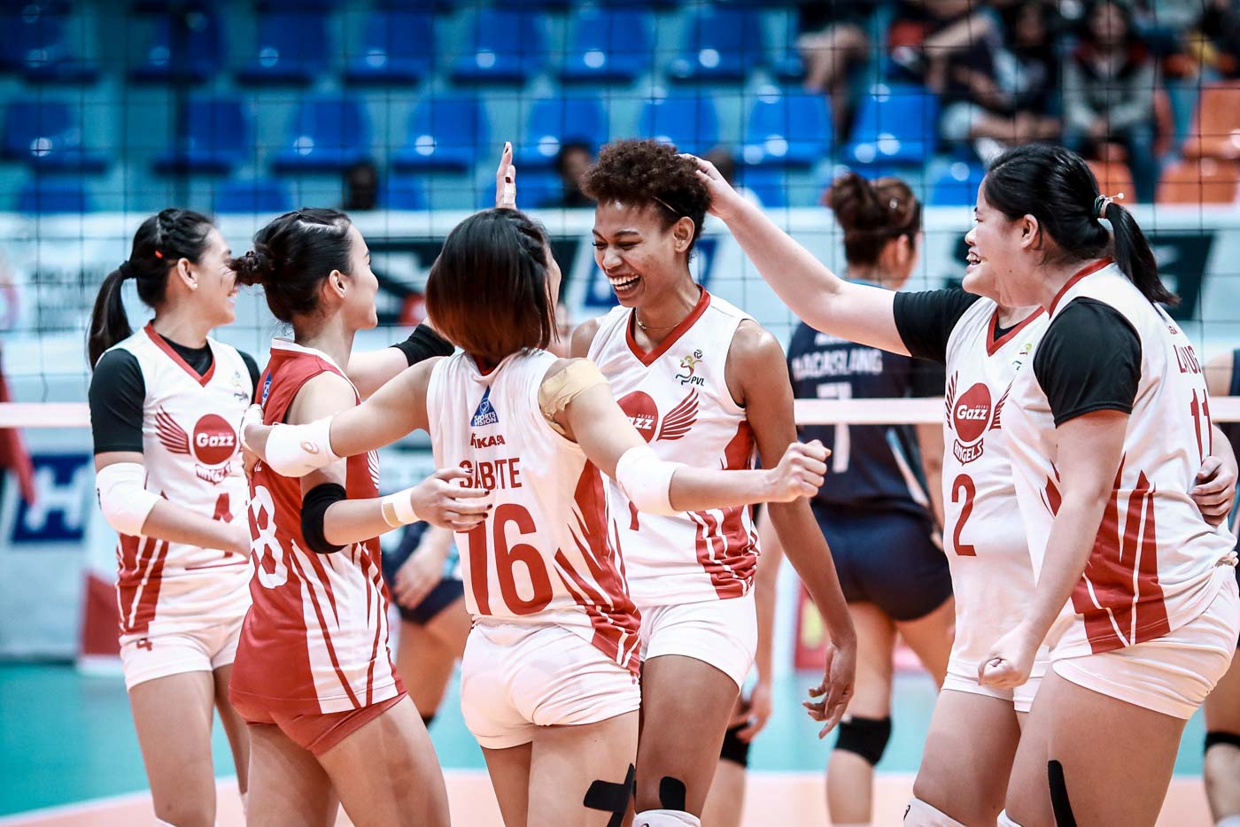MISSION ACCOMPLISHED. The PetroGazz Angels wrap up their elimination run with a convincing win. Photo by Michael Gatpandan/Rappler 