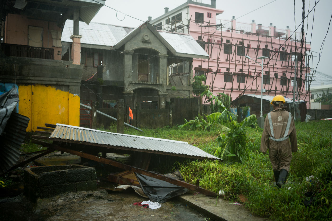 URDUJA. Heavy rain and strong winds hit Tacloban City, Leyte on December 16, 2017. Photo by Martin San Diego/Rappler 