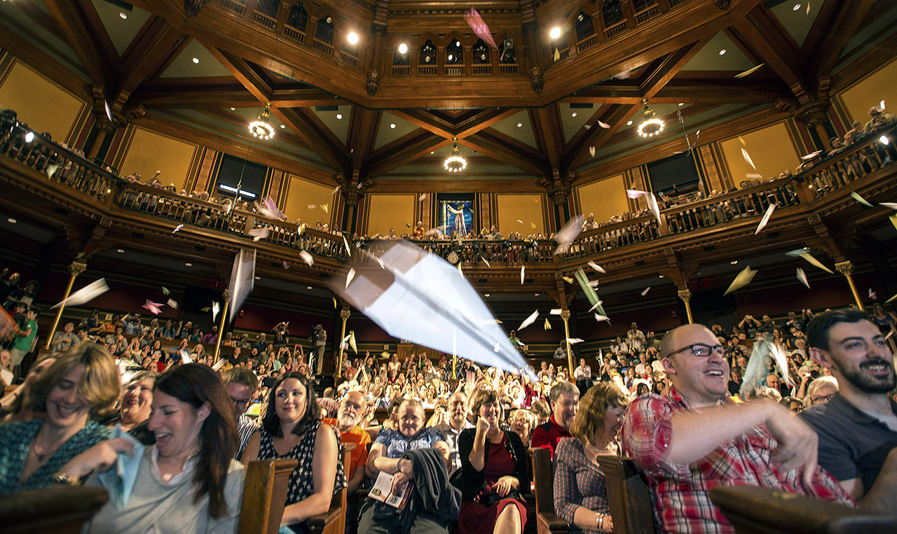 IG NOBELS. Spectators throw hundreds of paper airplanes at the stage during the 25th annual Ig Nobel awards held in Sanders Theatre at Harvard University in Cambridge, Massachusetts, USA, September 17, 2015. CJ Gunther/EPA 