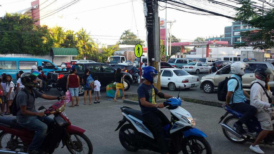 TRAFFIC JAM. Vehicles are at a standstill in some roads in Cebu due to road and bridge repairs. Photo courtesy of Cebu Traffic Updates Facebook page 