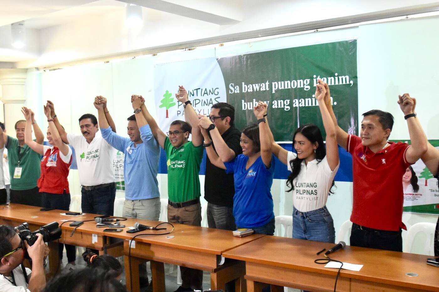 ENDORSEMENT. Senate President Vicente Sotto III (3rd from left) in Laguna with senatorial candidates and Luntiang Pilipinas party-list nominees on May 6, 2019. Photo by Angie de Silva/Rappler 