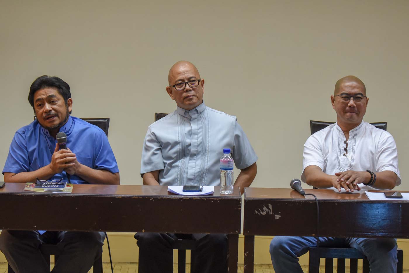 DEATH THREATS. Fathers Albert Alejo, Robert Reyes, and Flavie Villanueva hold a press conference on March 11, 2019, to expose death threats against them under President Rodrigo Duterte's watch. Photo by Maria Tan/Rappler 