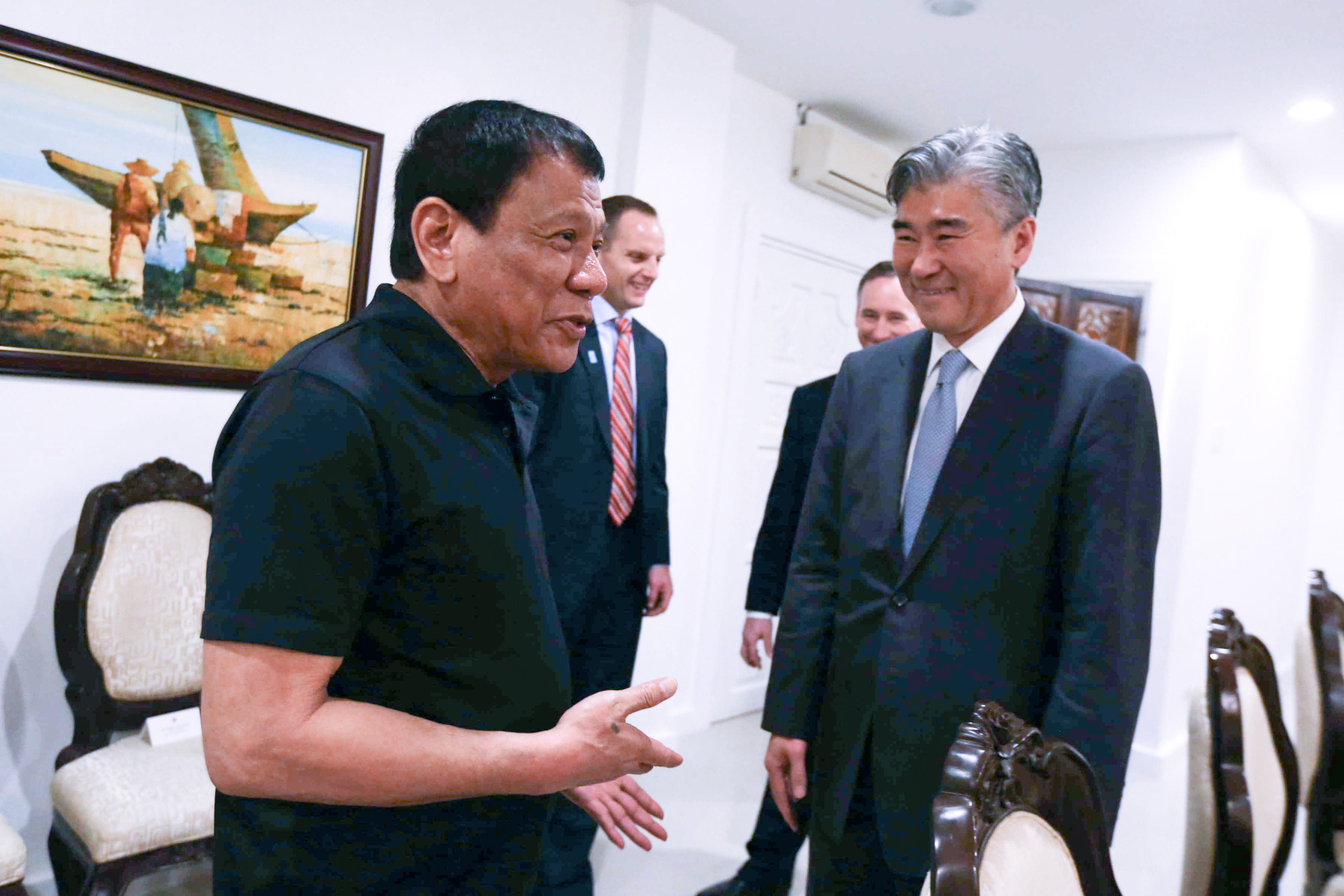 'STILL FRIENDS.' President Rodrigo Duterte meets with US Ambassador Sung Kim in Davao City. Photo by Ace Morandante/Presidential Photo 