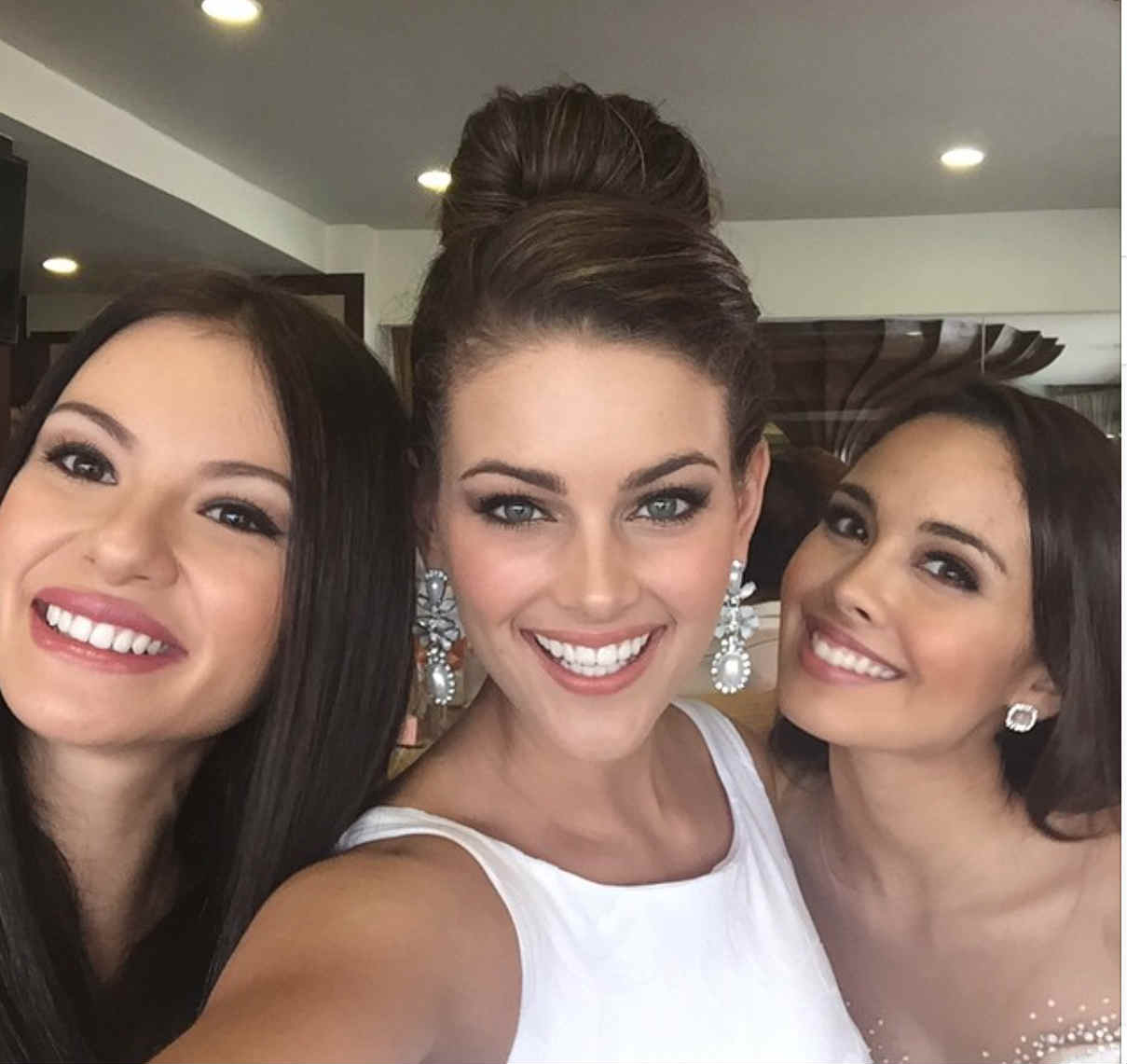 BEAUTY QUEENS UNITE. Miss World 2014 Rolene Strauss with Miss World 2013 Megan Young and Miss World Philippines 2014 Valerie Weigmann during the launch of the pediatric hematology-oncology ward in PGH. Photo from Instagram/@rolenestrauss   