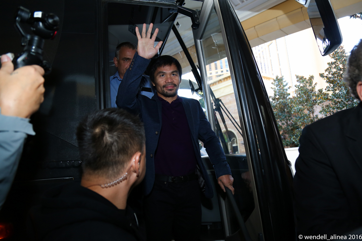 Manny Pacquiao disembarks from his team bus. Photo by Wendell Alinea 