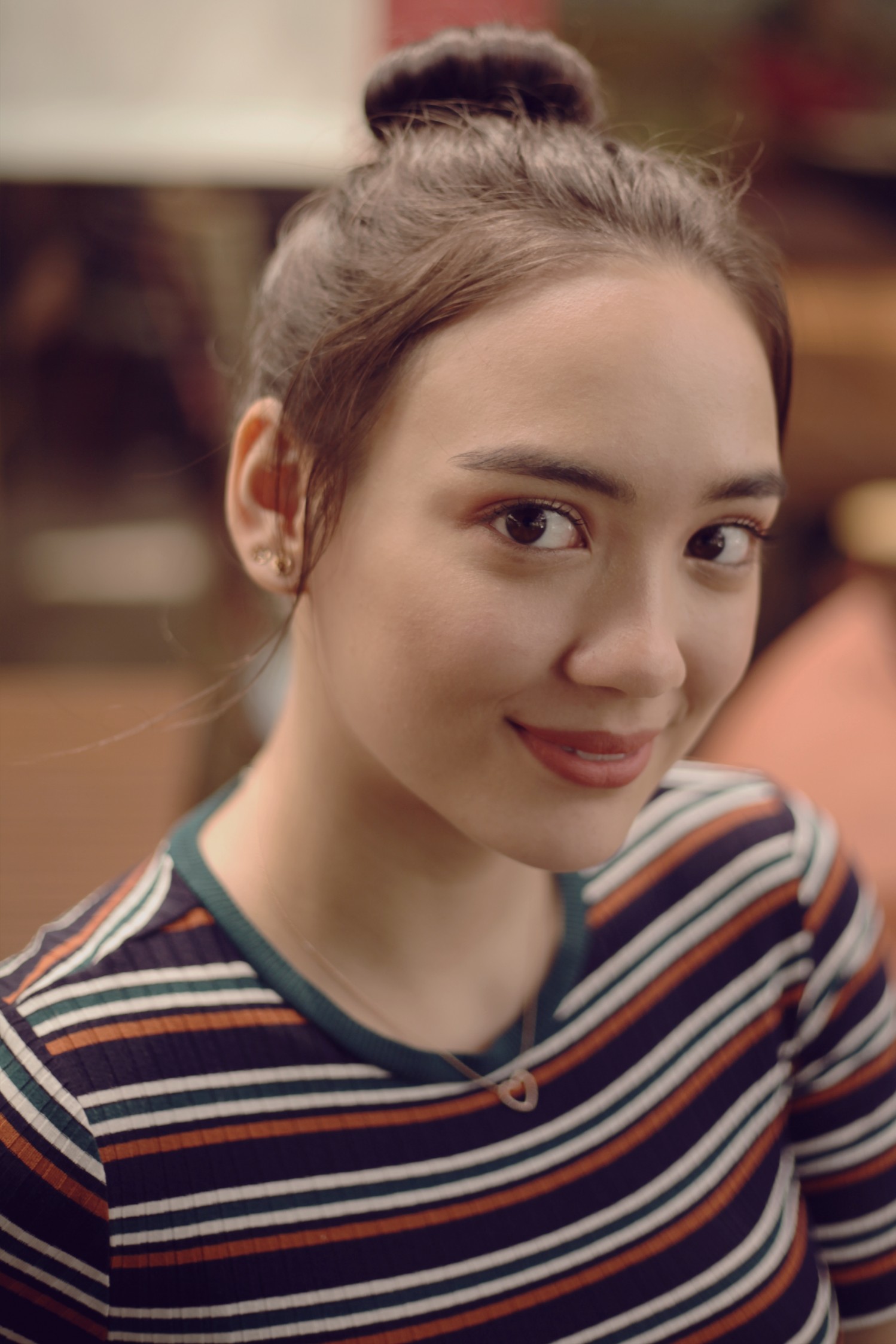 BEAUTY AND GRACE. More than just a pretty face, Aryanna uses her platform to empower and connect with fellow makeup-loving females. Photo by Lea Valenzuela/Rappler 