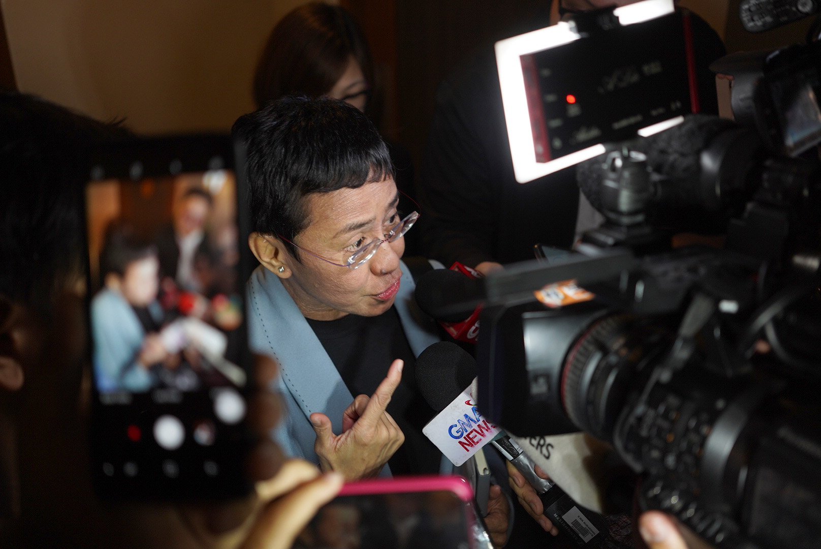 CYBER LIBEL. Rappler CEO Maria Ressa speaks to the media. File photo by Martin San Diego/Rappler 