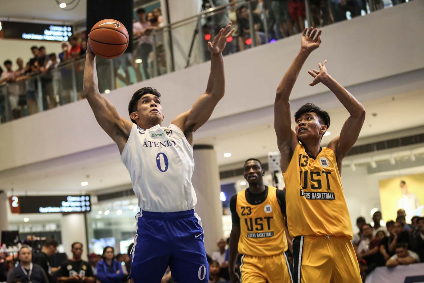 UNSTOPPABLE. Thirdy Ravena powers Ateneo past UST in the title match as the Blue Eagles complete a UAAP 3x3 sweep. Photo by Josh Albelda/Rappler 