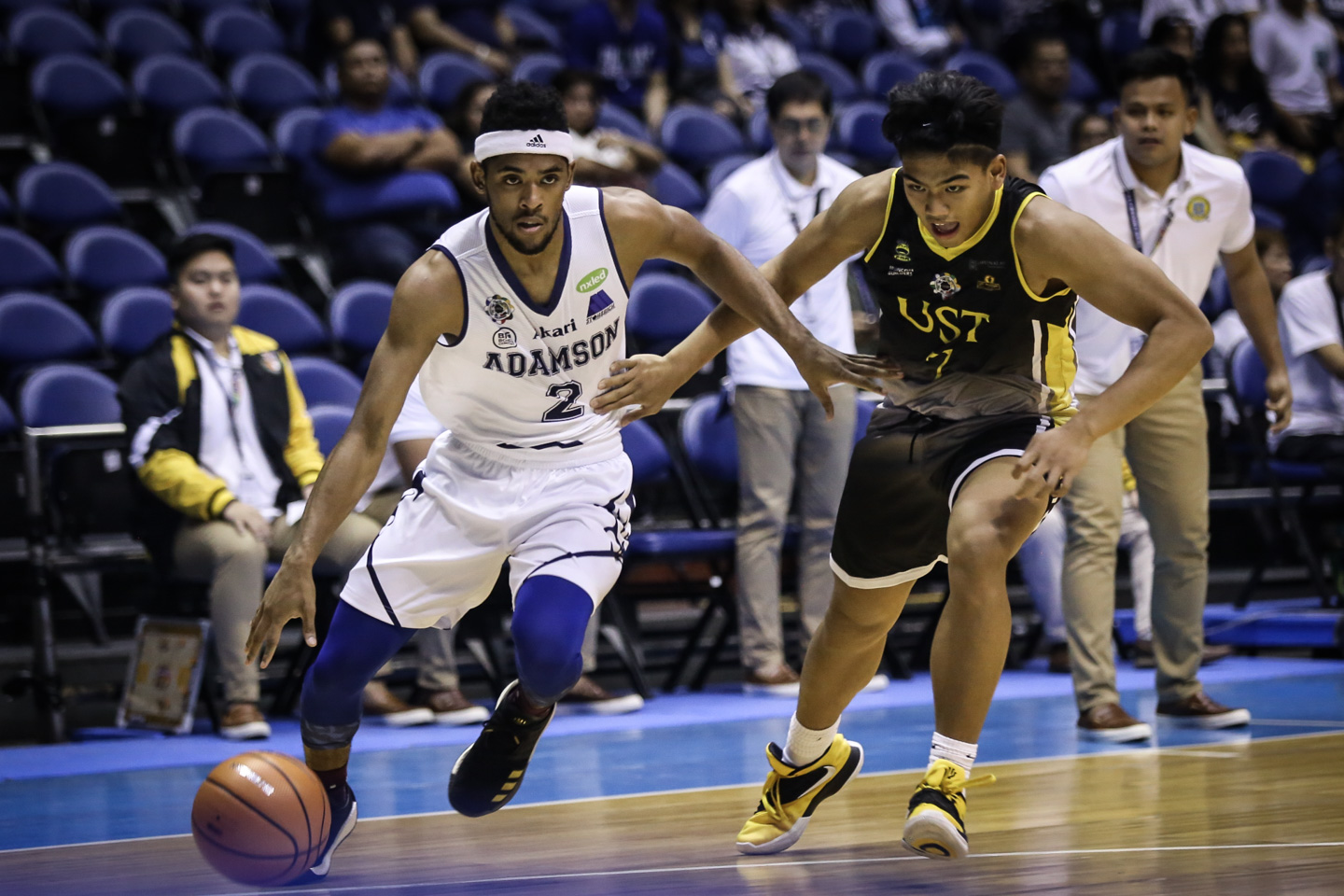 FOCUSED. Jerrick Ahanmisi and the Adamson Falcons go for a crucial 9th win. Photo by Josh Albelda/Rappler 