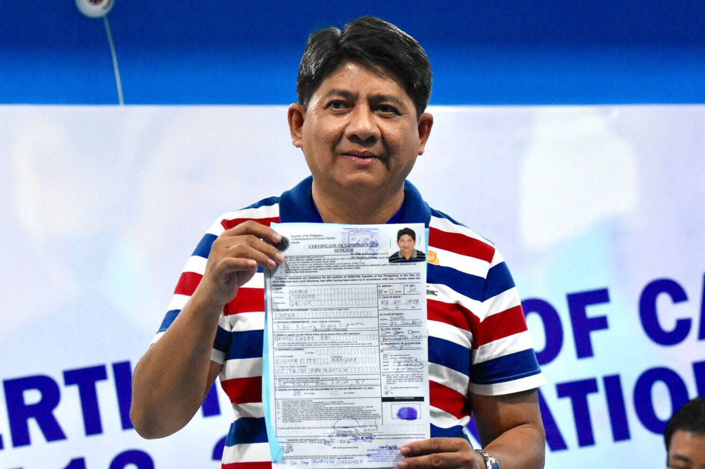 Atty. Larry Gadon files his Certificate of Candidacy at the Comelec office in Manila on October 12, 2018. Photo by Angie de Silva/Rappler 
