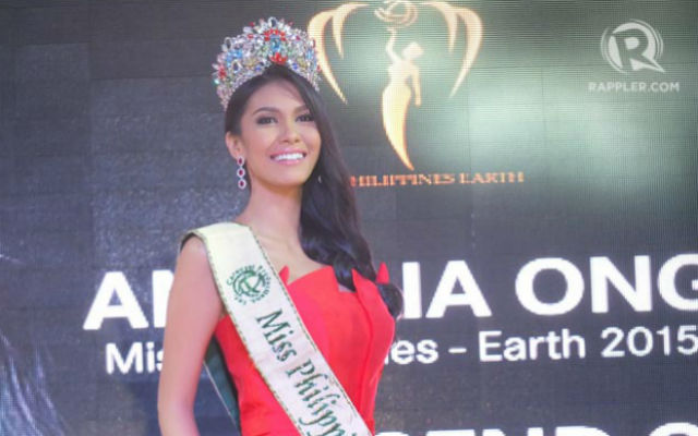 WOMAN OF THE EARTH. Miss Philippines Earth 2015 Angelia Ong smiles for the cameras during her send-off for the Miss Earth pageant to be held in Vienna, Austria. Photo by Alexa Villano/Rappler  