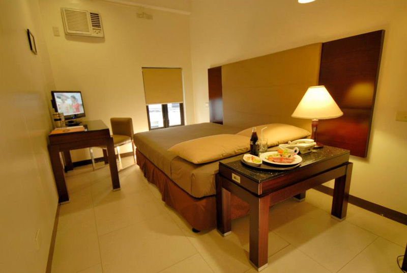 HOTEL COMFORT ON A BUDGET. One of the rooms below P2,000 for solo travelers in Casa Bocobo Hotel, Ermita, Manila. The hotel offers services like airport transfers, room service and currency exchange. Photo from Casa Bocobo Hotel Facebook page