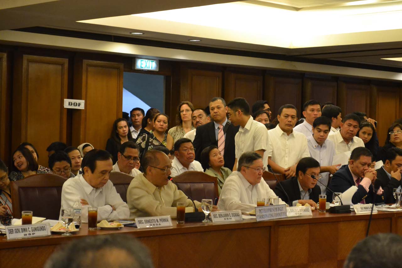 SPENDING BREAKDOWN. Socioeconomic Planning Secretary Ernesto Pernia (left), Budget Secretary Benjamin Diokno, and Finance Secretary Carlos Dominguez III tackle the proposed 2017 budget to members of Congress on August 22, 2016. Photo by Chrisee dela Paz/Rappler  