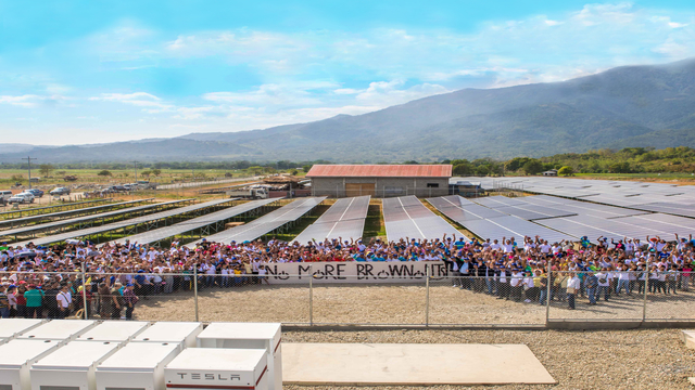 NO MORE BROWNOUTS. Paluan, Occidental Mindoro celebrates the completion of Southeast Asia’s largest solar-battery microgrid. All photos courtesy of Solar Para Sa Bayan
 