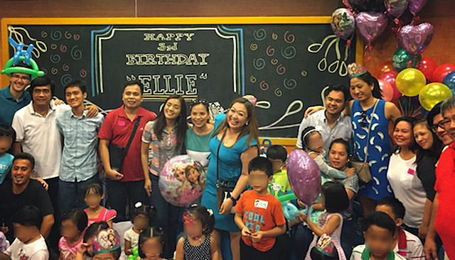 'FROZEN'. Jeane Napoles (in blue) celebrates with family members at a party place in SM Aura.    