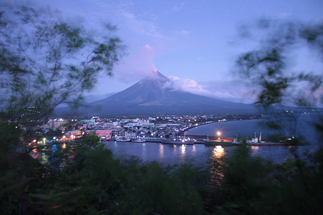 VISIT THE PHILIPPINES. President Benigno Aquino declares 2015 as 'Visit the Philippines Year.' Pictured is Legazpi City and the scenic Mayon volcano. Photo by Rhaydz Barcia/Rappler 