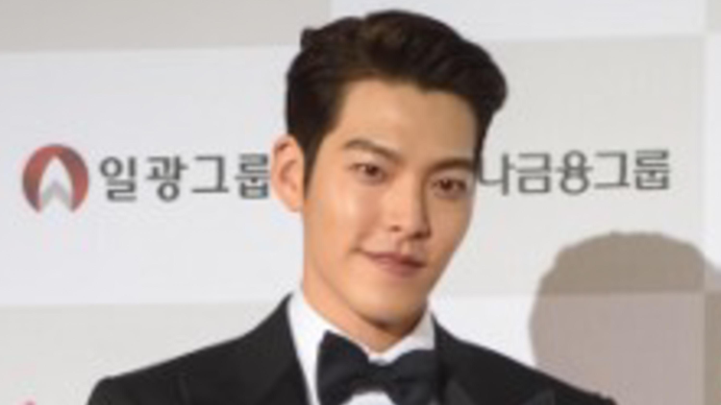 KIM WOO BIN. The Korean actor is diagnosed with cancer. In the photo, Kim Woo-Bin arrives on the red carpet of the 51st annual Daejong Film Awards in Seoul on November 21, 2014. Photo by Ed Jones/AFP 
