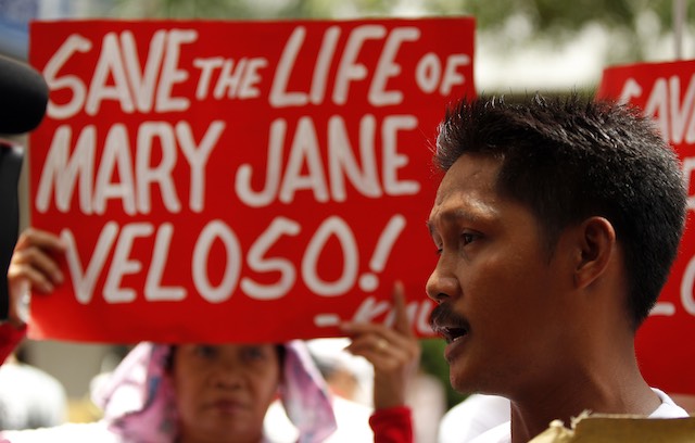 SAVE MARY JANE. Filipino Christopher Veloso, brother of Mary Jane Veloso, speaks during a protest outside the Indonesian embassy, in Makati city, south of Manila, Philippines, 24 April 2015. EPA/RITCHIE B. TONGO  