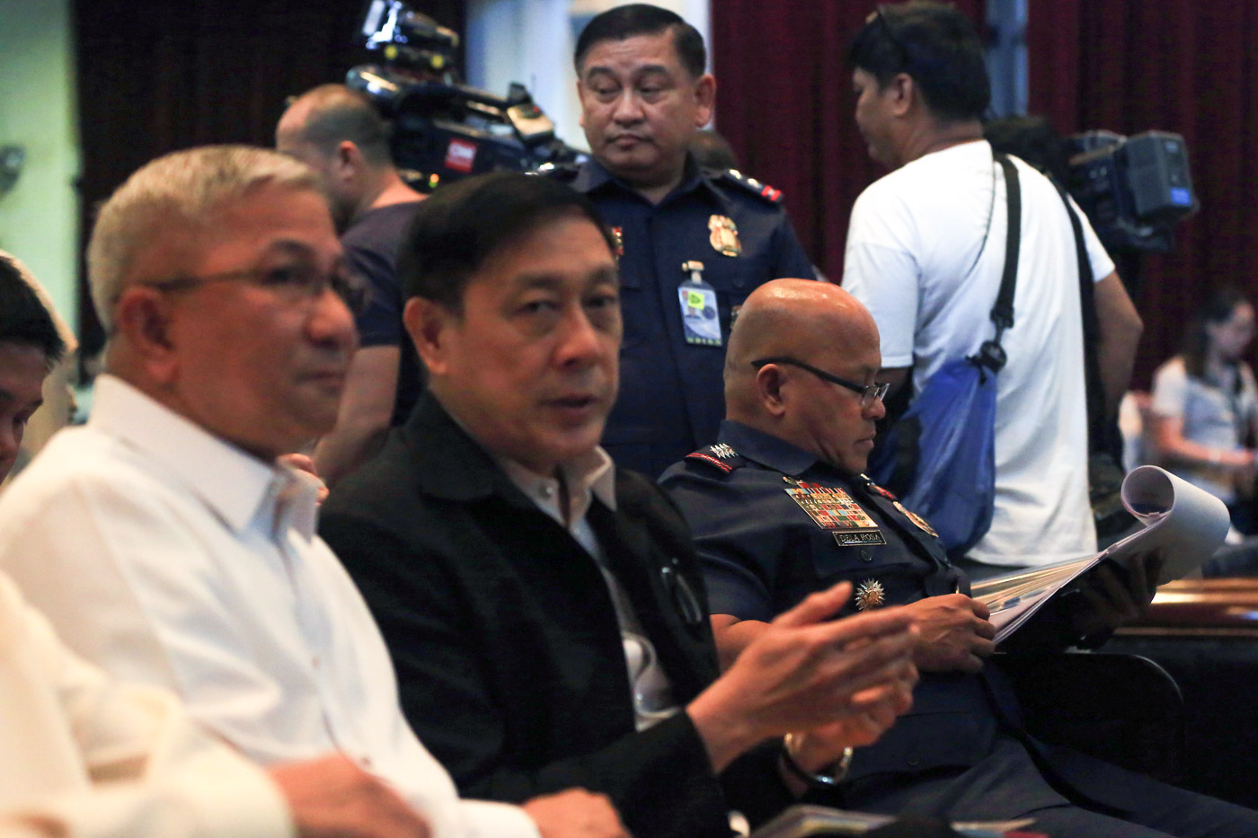 RESOURCE PERSONS. PDEA Chief General Aaron Aquino (in white) and PNP Chief General Ronald "Bato" dela Rosa are invited as resource persons during the oral arguments on November 28, 2017. Photo by Ben Nabong/Rappler  