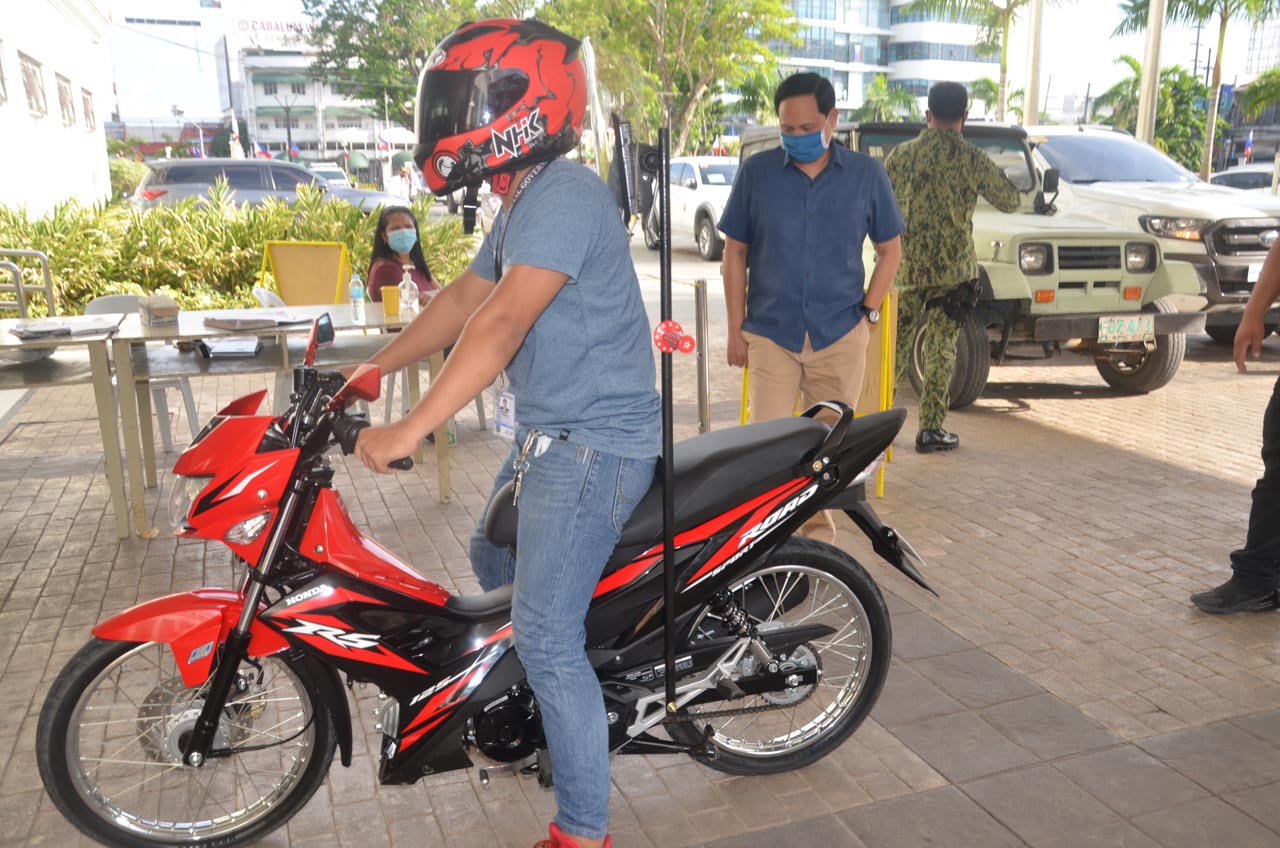 LOOK: Iloilo governor designs motorcycle with safety…