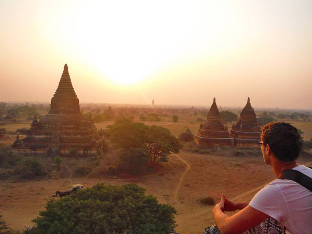 ONE DAY'S VIEW. Viewing the temples of Bagan, Myanmar at sunrise 