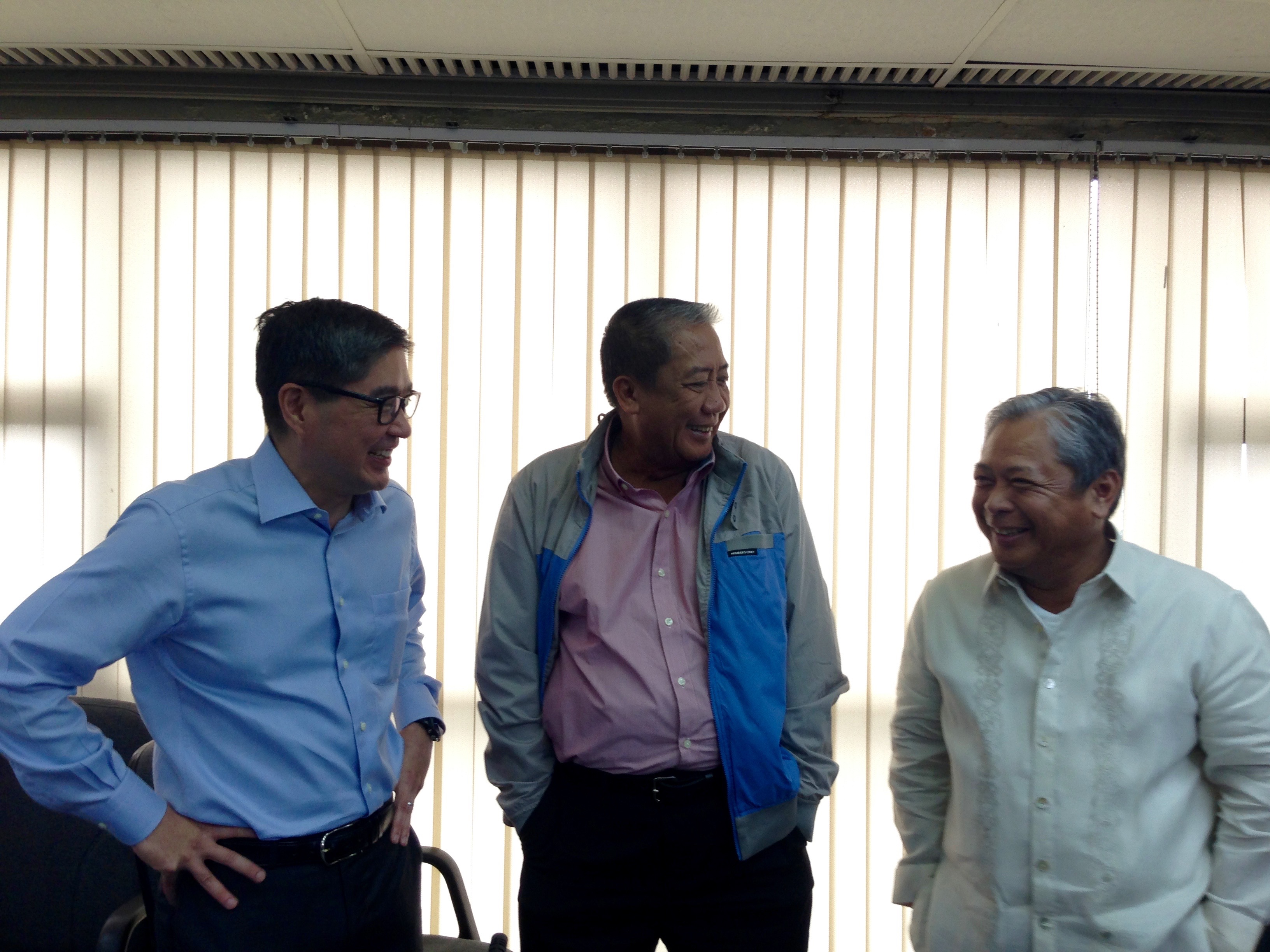 PRIVATE-PUBLIC COOPERATION. Transportation Secretary Arthur Tugade (center) seeks help from PAL's Jaime Bautista (right) and Cebu Pacific's Lance Gokongwei (left) on maintaining NAIA toilets. All photos by Chrisee Dela Paz/Rappler  