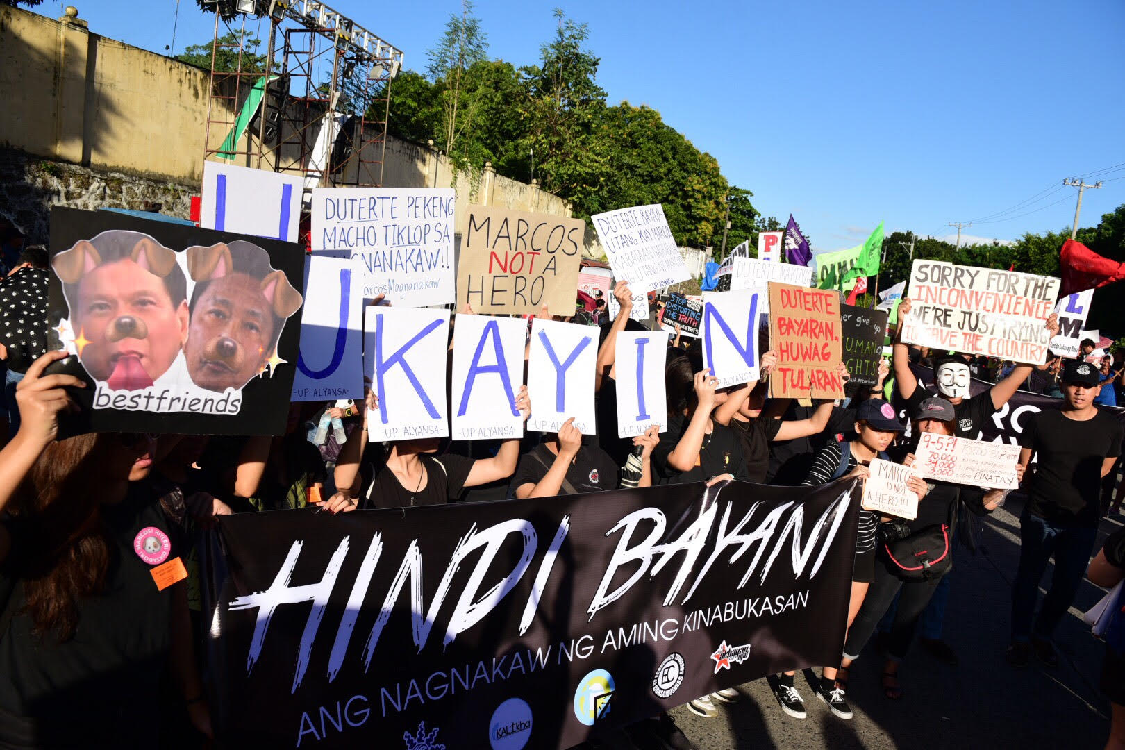 'WE WON'T FORGET.' Protesters at the November 30, 2016, rally at the People Power Monument against the hero's burial for dictator Ferdinand Marcos 