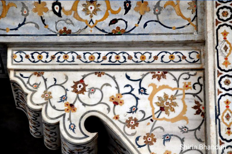 WORK OF ART. An example of Pietra Dura, inlayed work of semi precious stones set in marble from Rajasthan