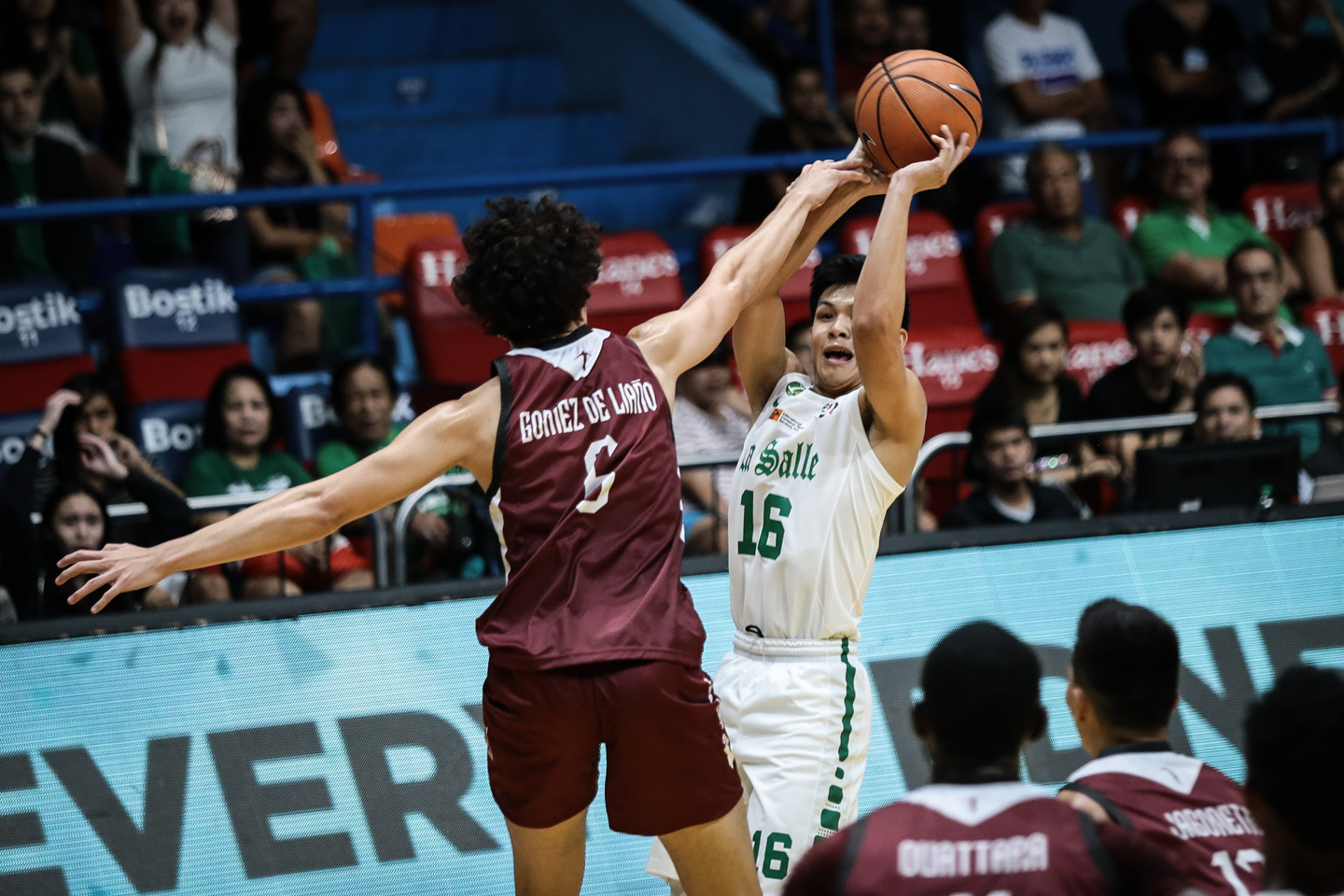 COMPOSED. The De La Salle University Green Archers squander a double-digit lead late but hold on to the victory in the Filoil Flying V Premier Cup opener. File photo by Josh Albelda/Rappler 