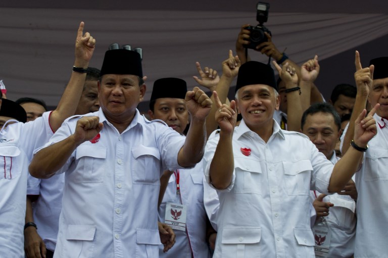 CAPRES-CAWAPRES. Prabowo Subianto dan Hatta Rajasa saat berkampanye di Jakarta jelang Pemilihan Presiden 2014. Foto oleh Romeo Gacad/AFP 