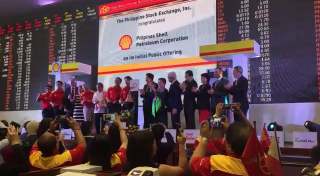 AMONG THE BIGGEST. Pilipinas Shell's maiden share sale – the 6th largest in the Philippines thus far – allowed public investors to own as much as 17.3% of the issued common shares of the local unit of Dutch Shell PLC. All photos by Chrisee Dela Paz/Rappler 