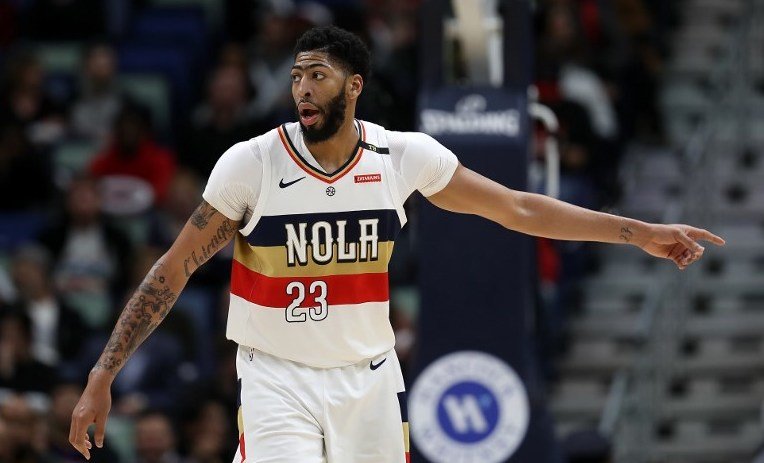 MOST WANTED. The Los Angeles Lakers, Milwaukee Bucks, New York Knicks, and Los Angeles Clippers reportedly want to sign Anthony Davis to a long-term deal. File photo by Chris Graythen/Getty Images/AFP  
