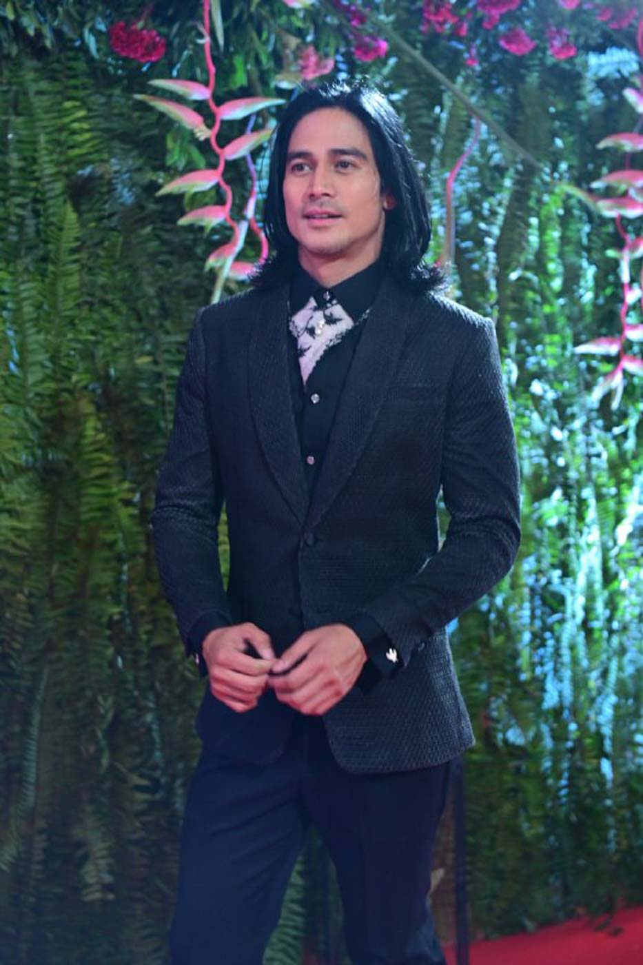 Piolo pascual formal discount attire