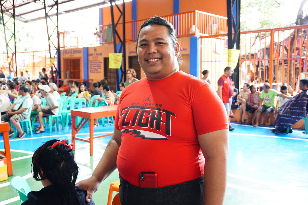 ARVIN. Arvin is the officer-in-charge at the Barangay Council for the Protection of Children in Barangay 128 or Smokey Mountain. Photo by Vernise L. Tantuco/Rappler    