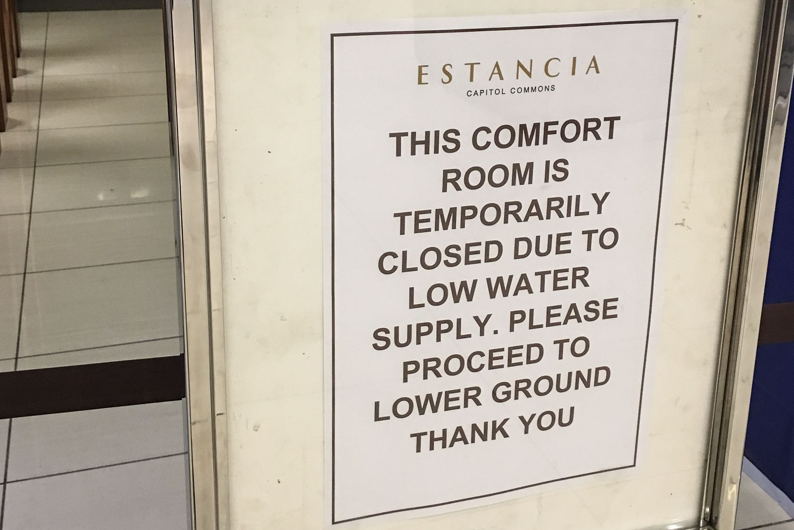 NO COMFORT. Estancia mall temporarily closes some of its comfort rooms due to low water supply. Photo by Ralf Rivas/Rappler 